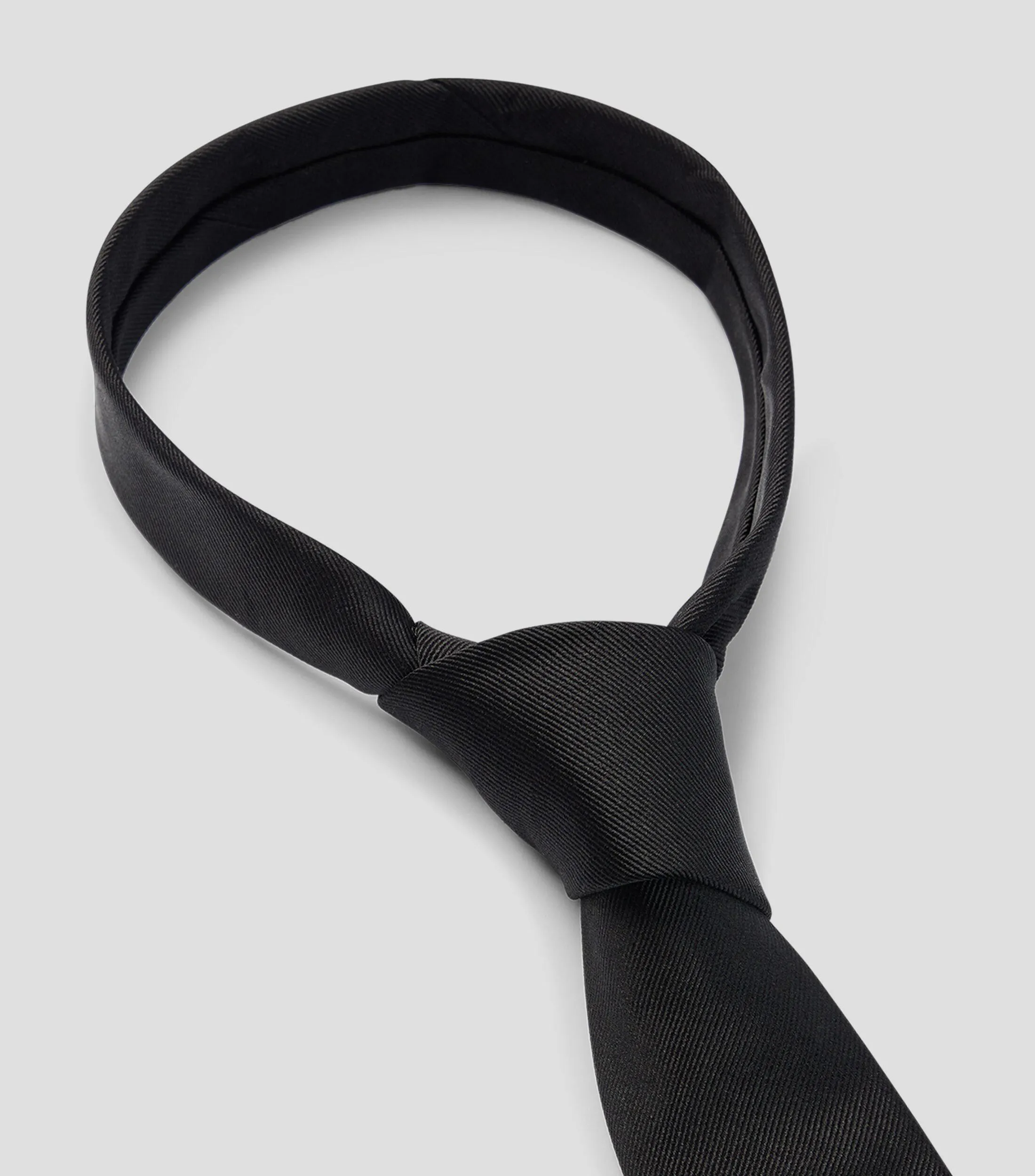 Boss Corbata elaborada en Italia con tejido jacquard de seda pura Hombre