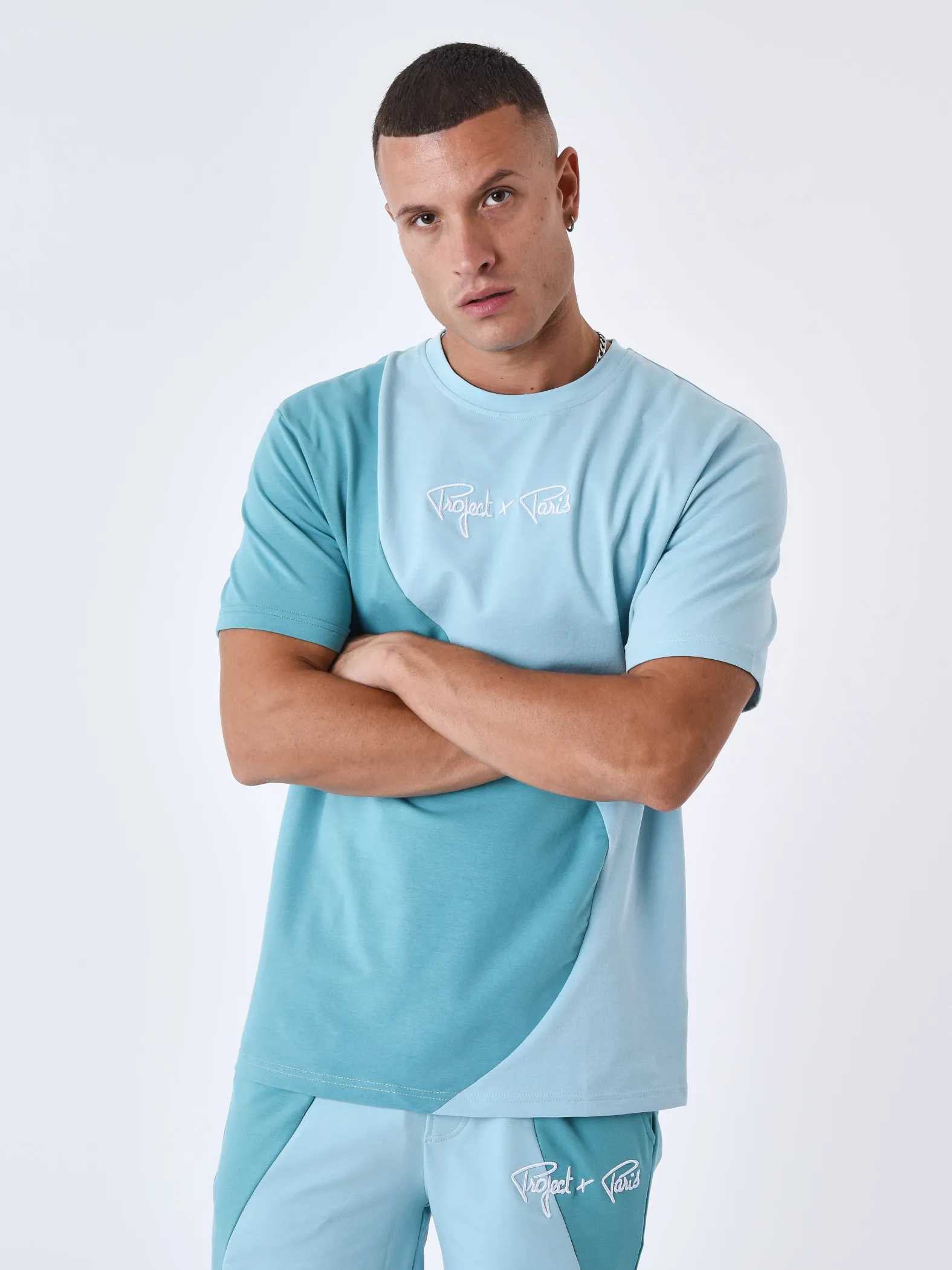 Camiseta bicolor con ondas