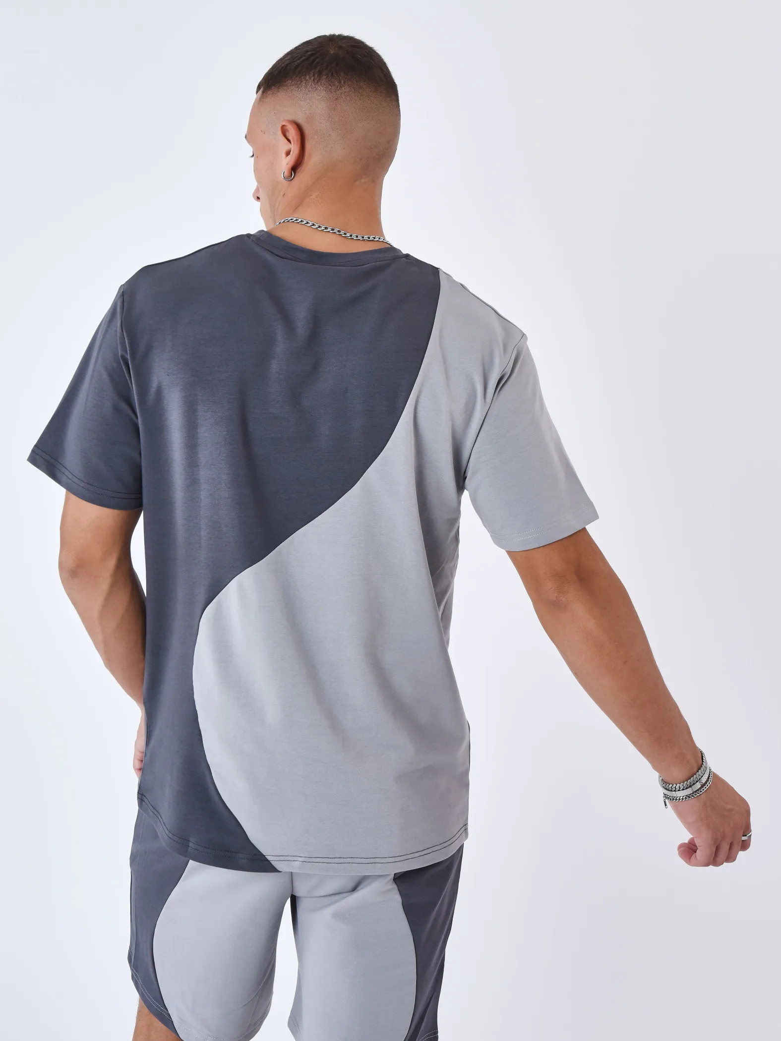 Camiseta bicolor con ondas