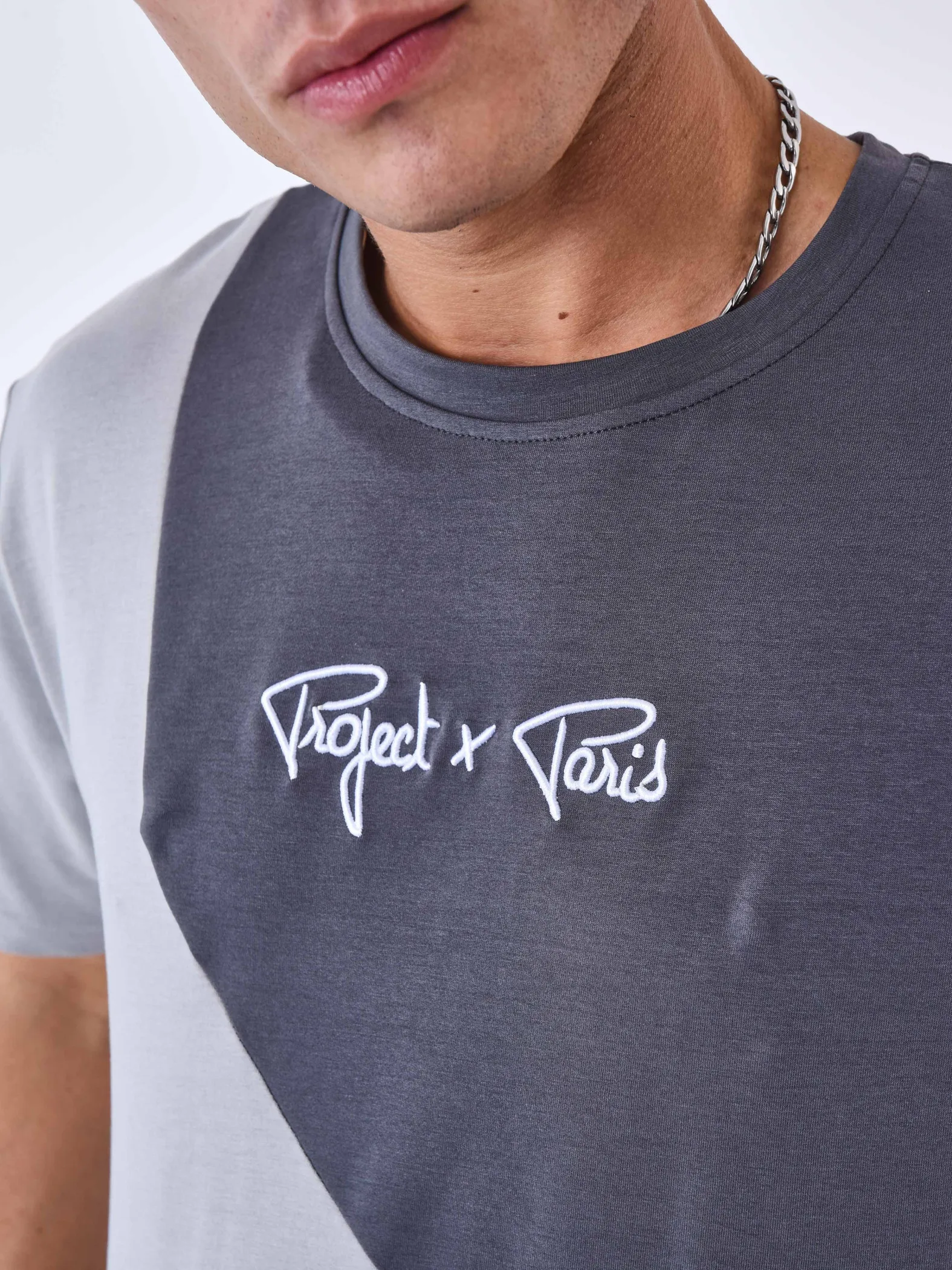 Camiseta bicolor con ondas