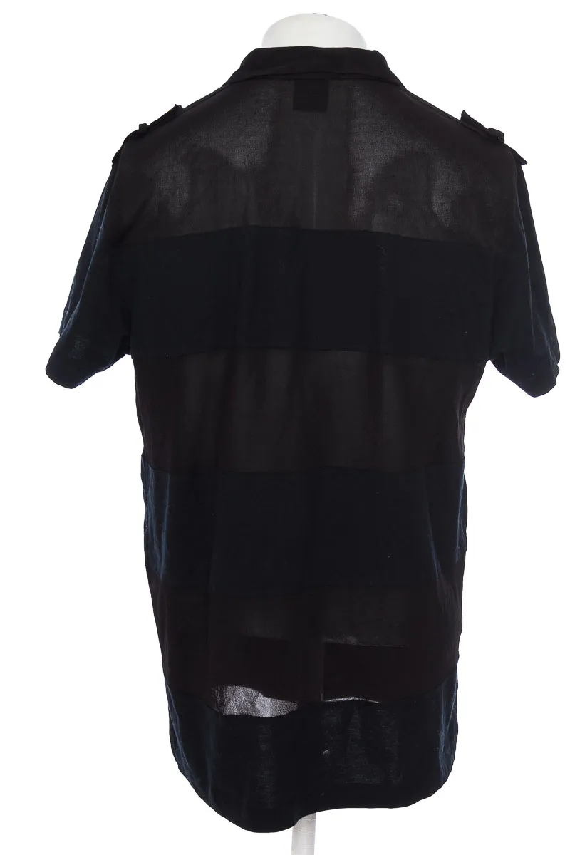 CAMISETA COLOR NEGRO  CLOSEANDO