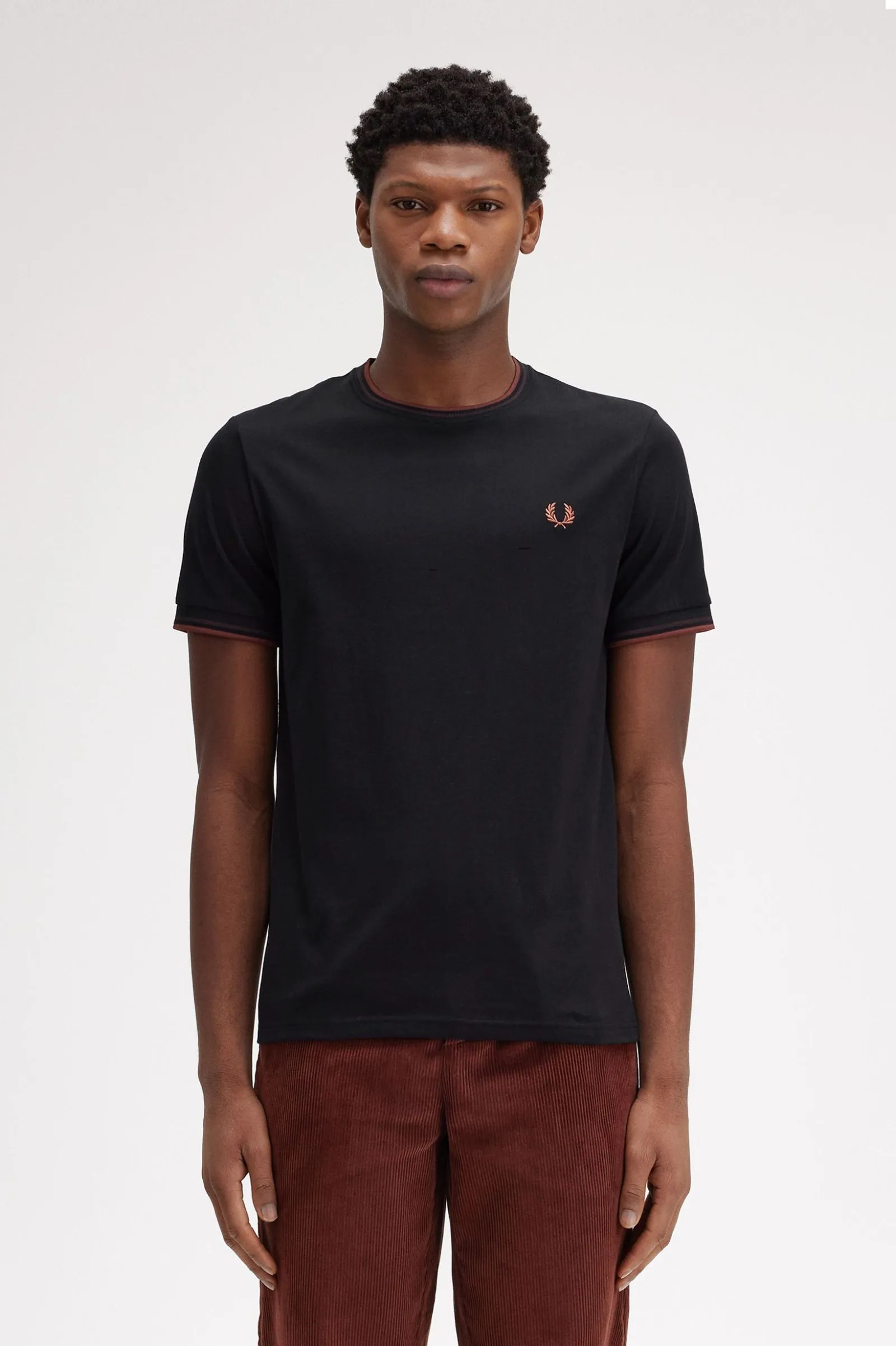 Camiseta con ribete con dos franjas