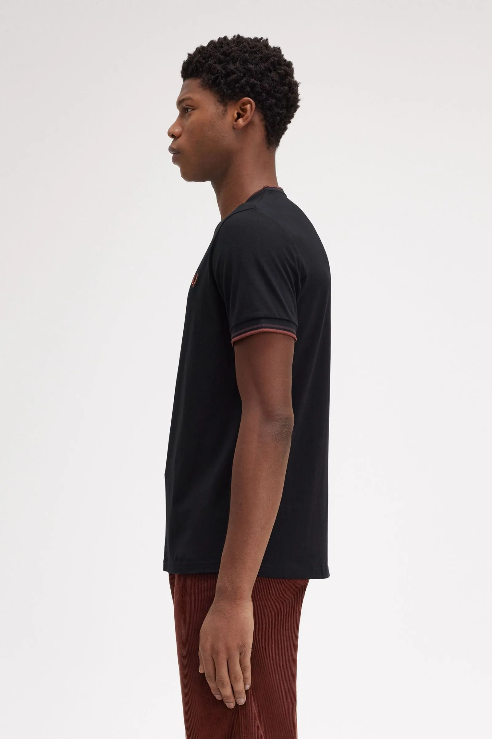 Camiseta con ribete con dos franjas