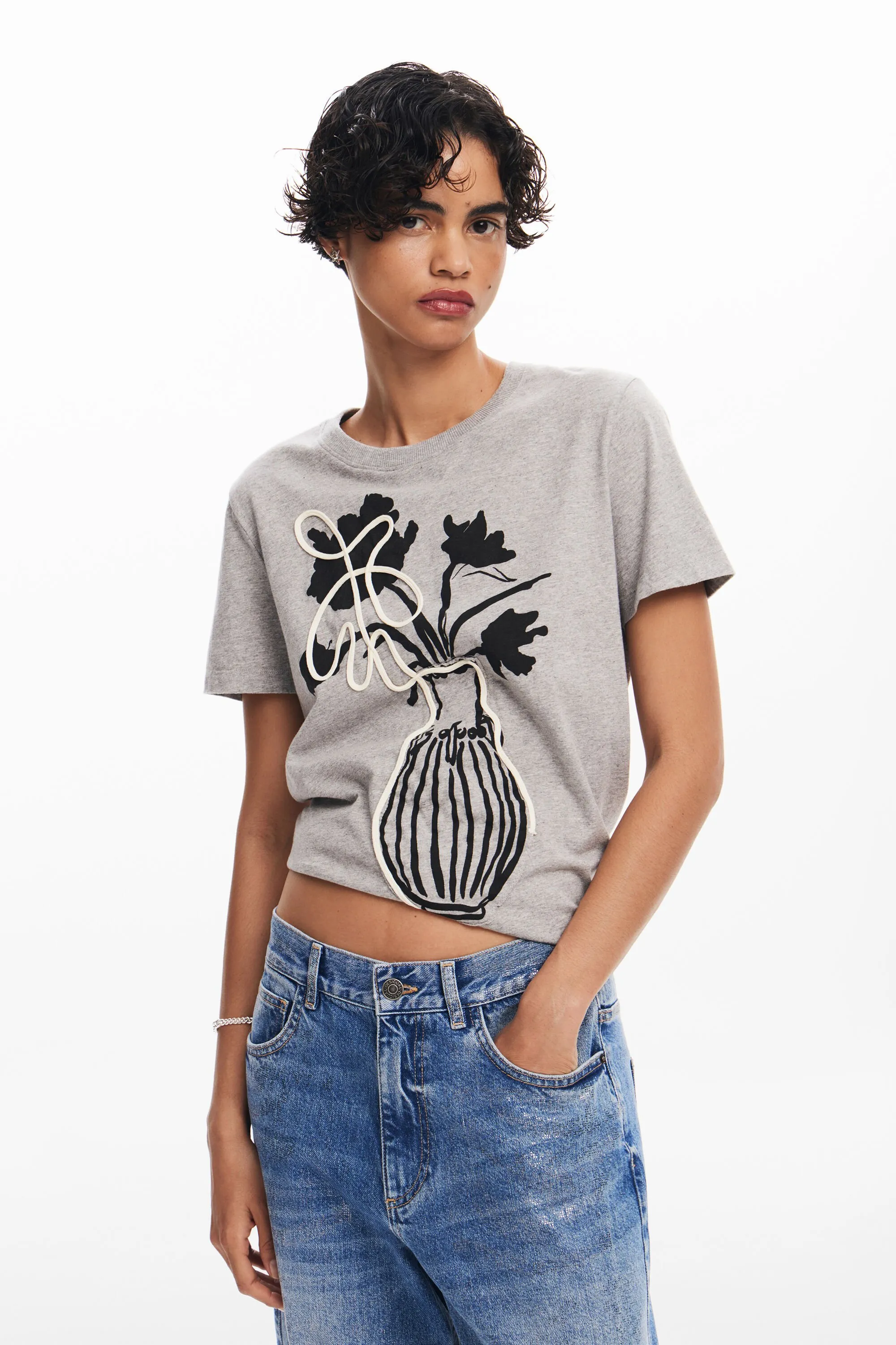 Camiseta lisa jarrón