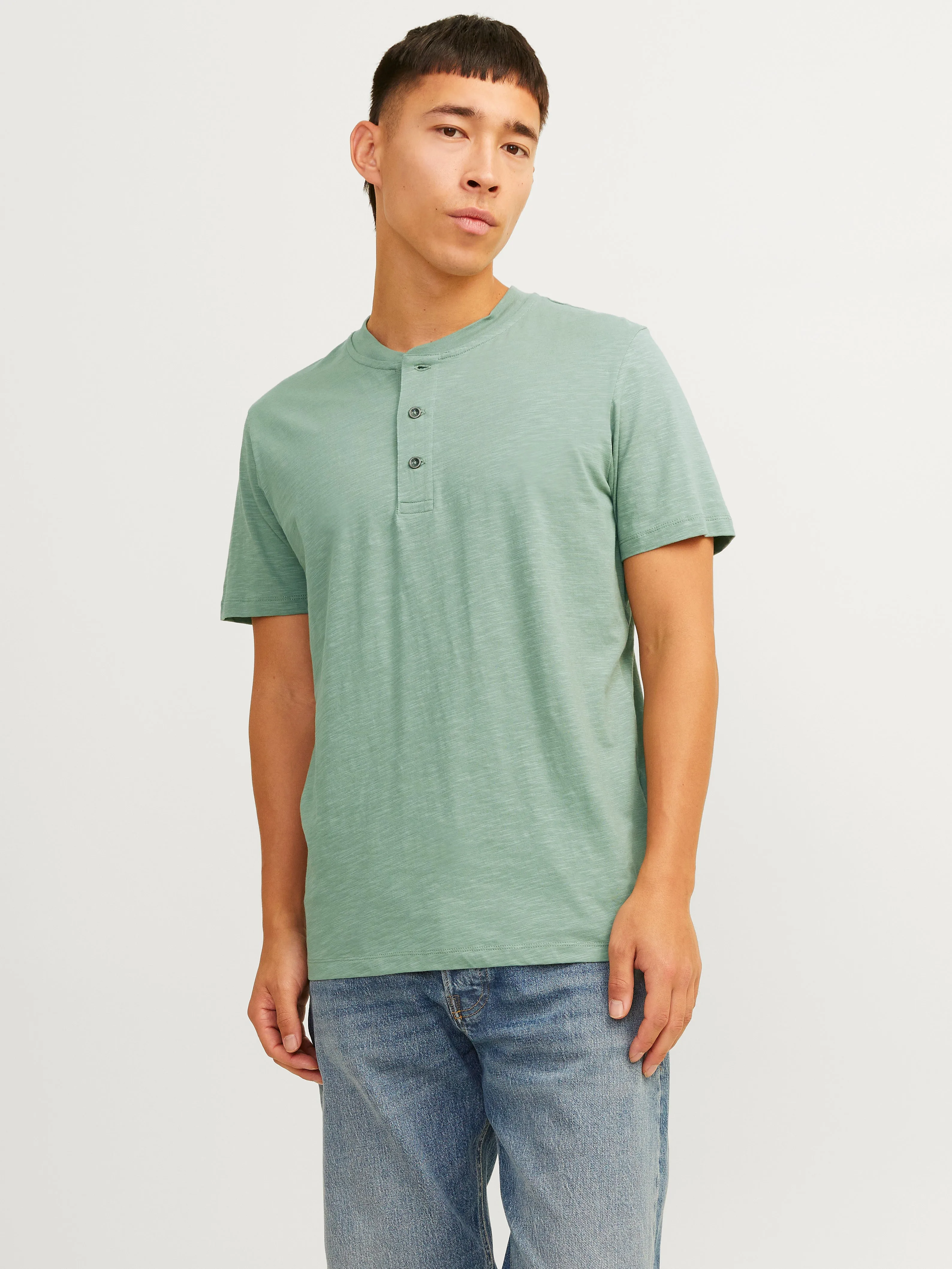 Camiseta Liso Cuello Mao | Verde intermedio | Jack & Jones®