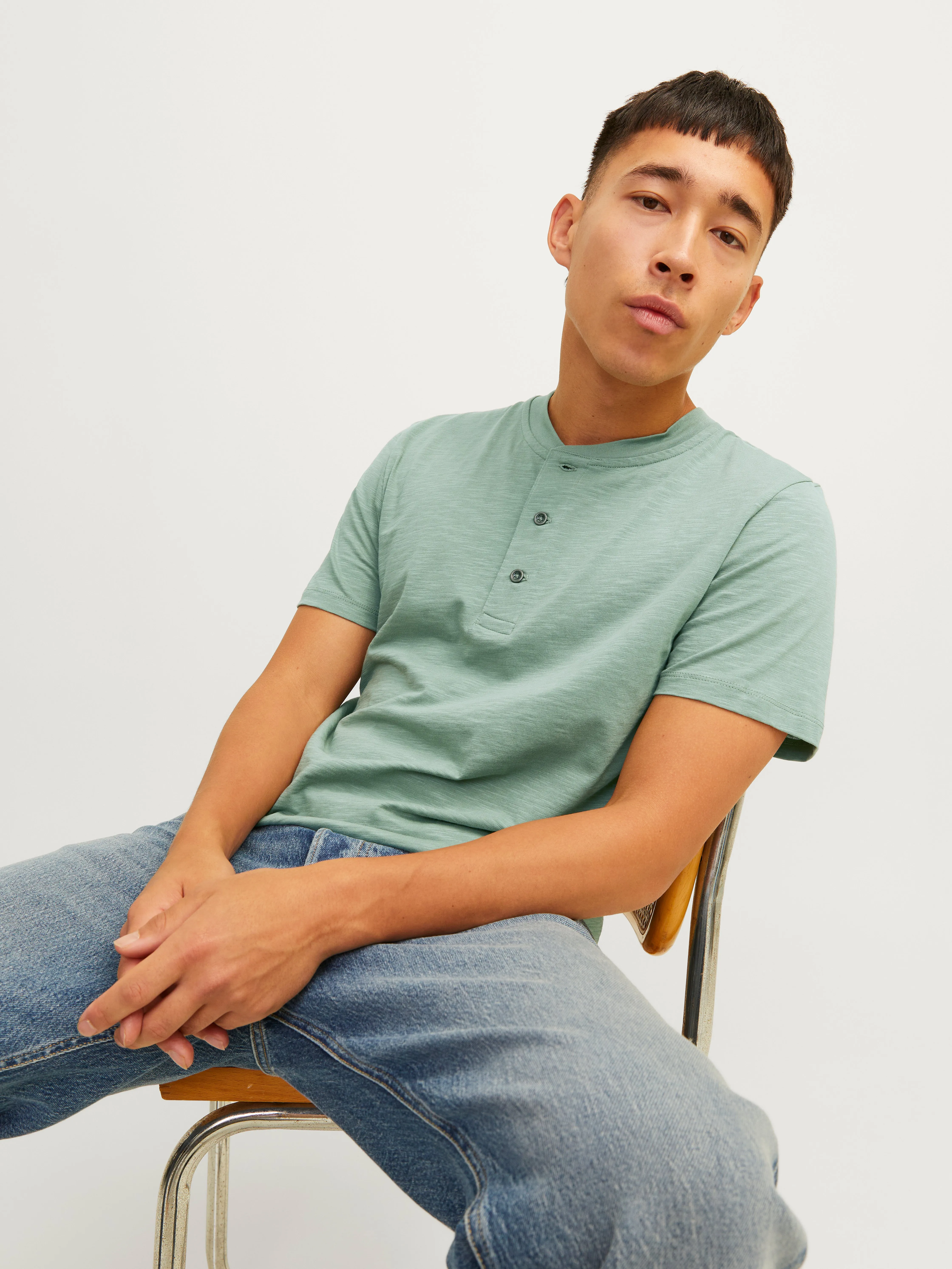 Camiseta Liso Cuello Mao | Verde intermedio | Jack & Jones®