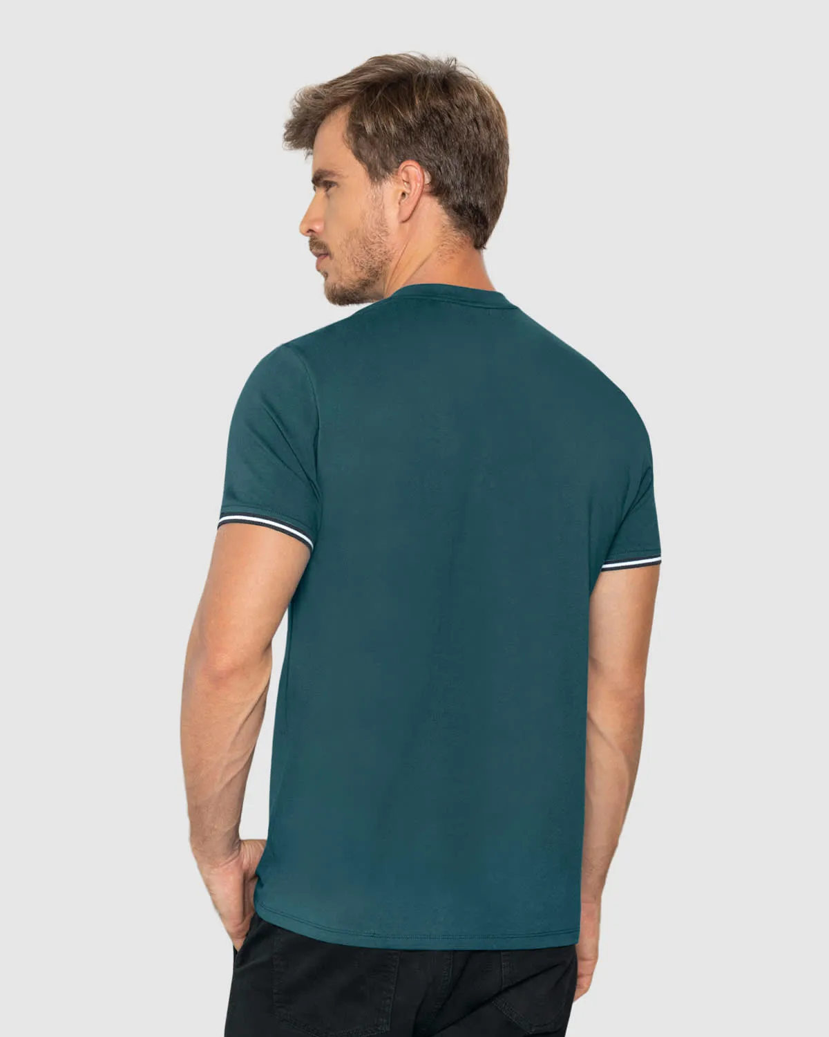 Camiseta manga corta con detalle tejido en mangas