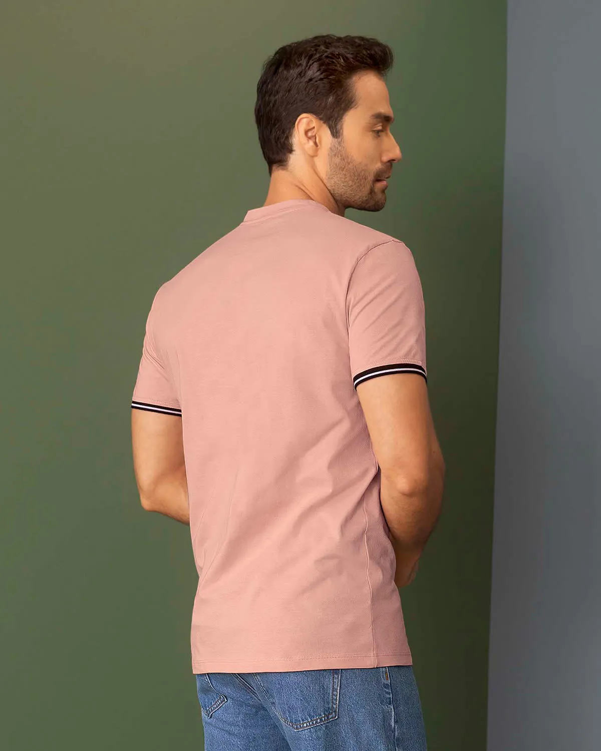 Camiseta manga corta con detalle tejido en mangas