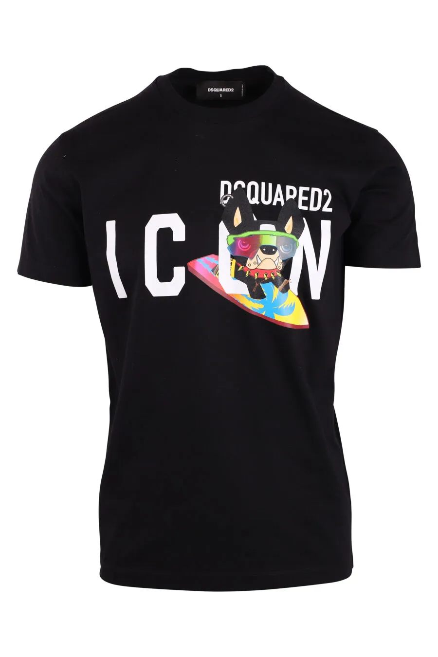 Camiseta negra con logo 