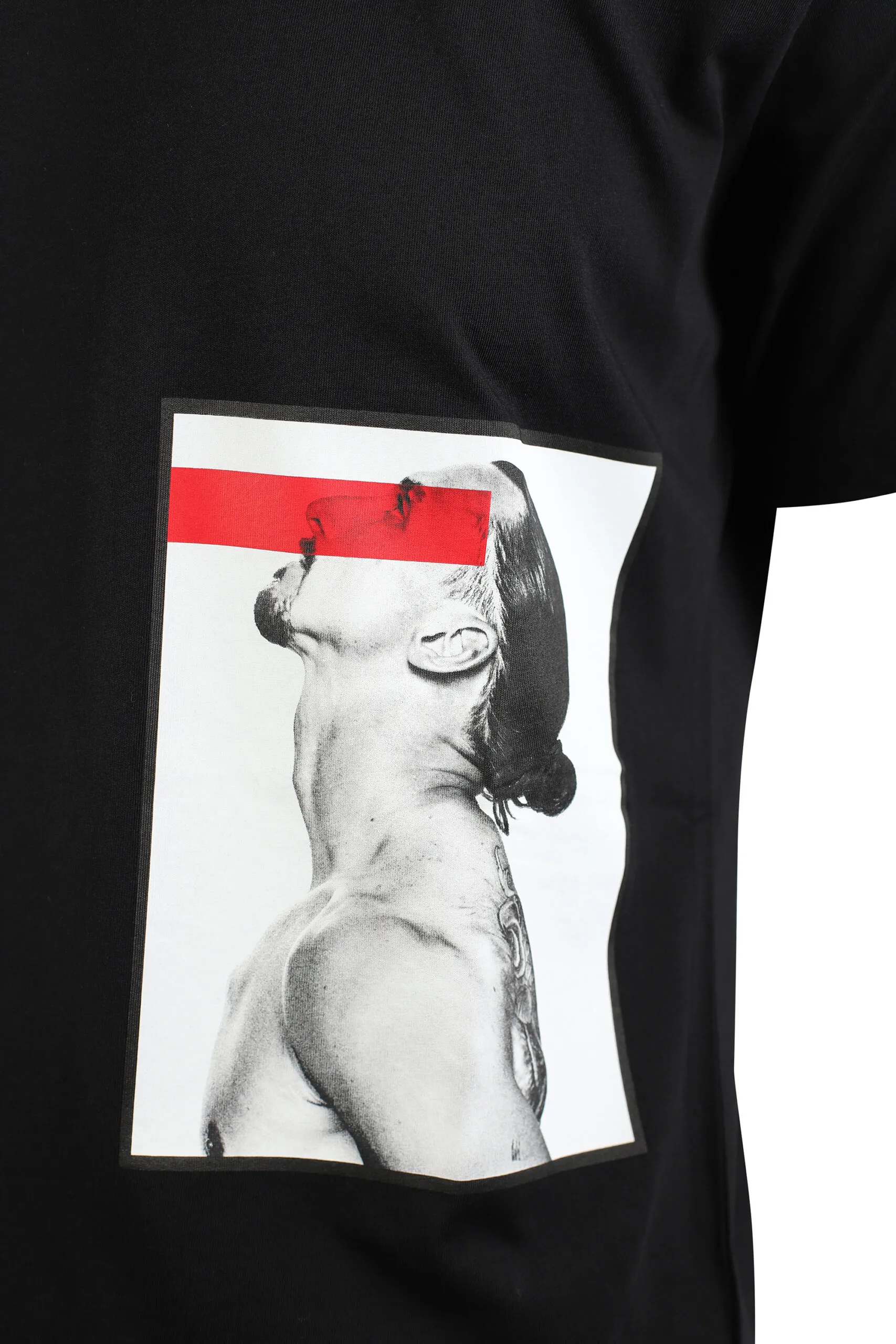 Camiseta negra con 