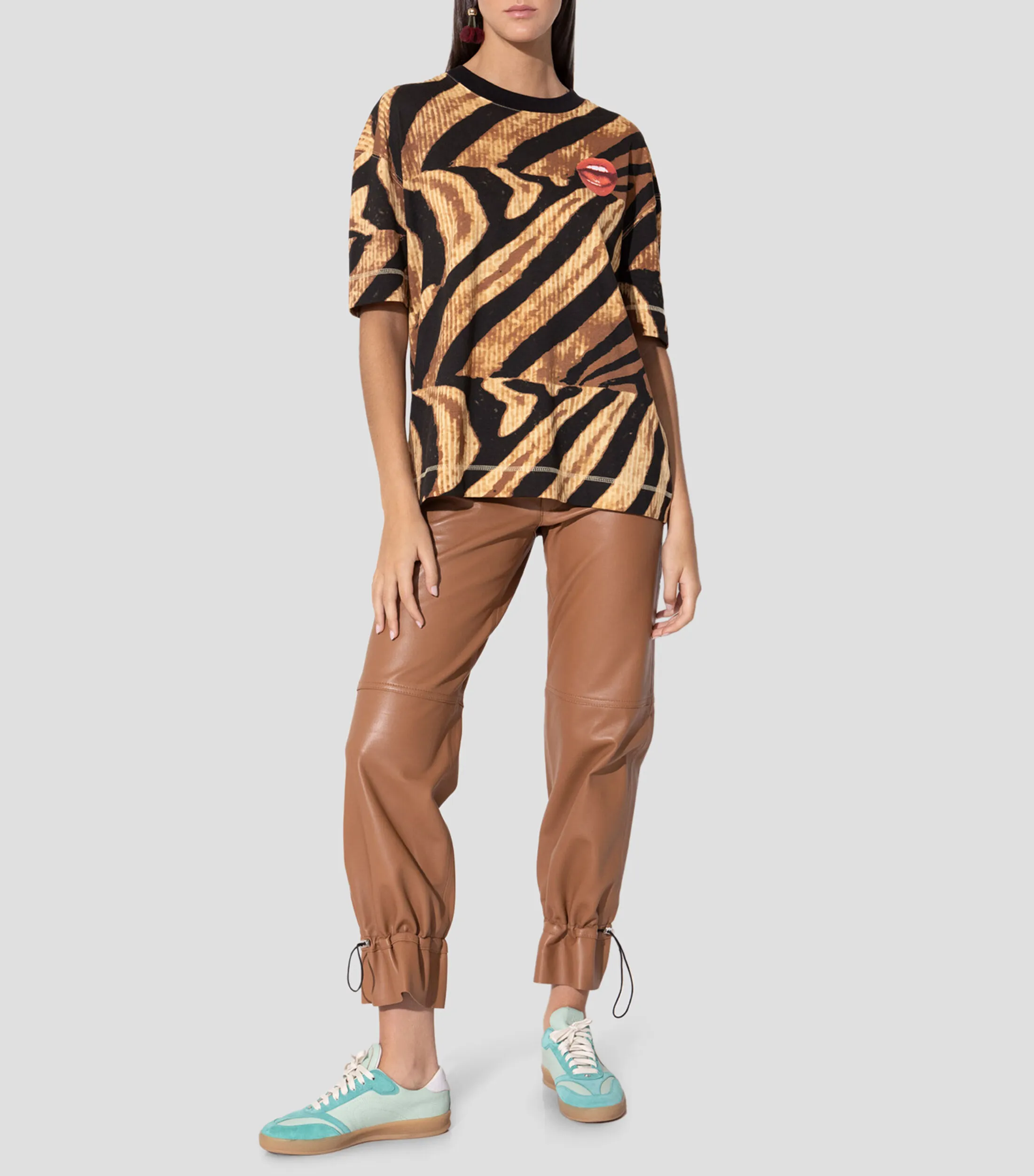 Jazmin Chebar Playera confeccionada en tejido de algodón Mujer