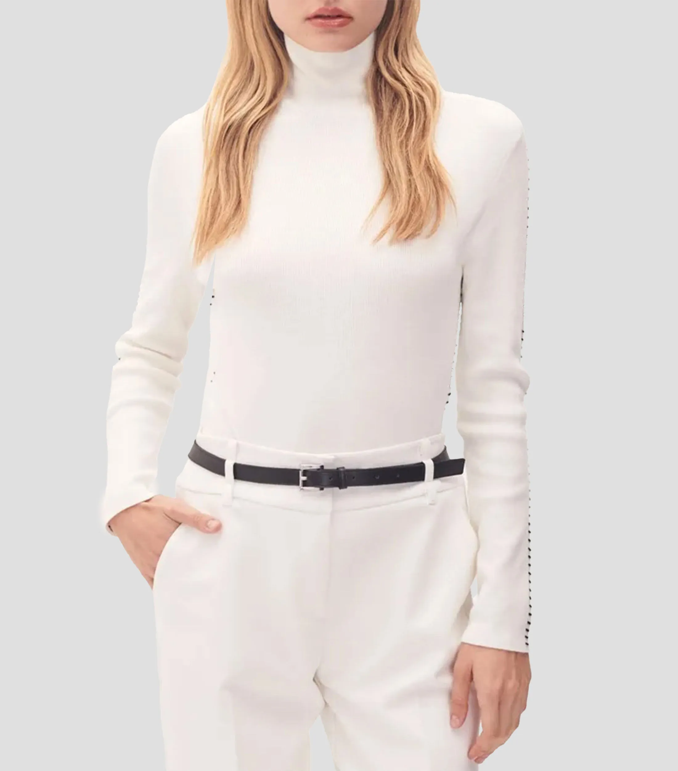 Julio Suéter Tejido Off White Cuello Tortuga Puntada en Contraste Mujer