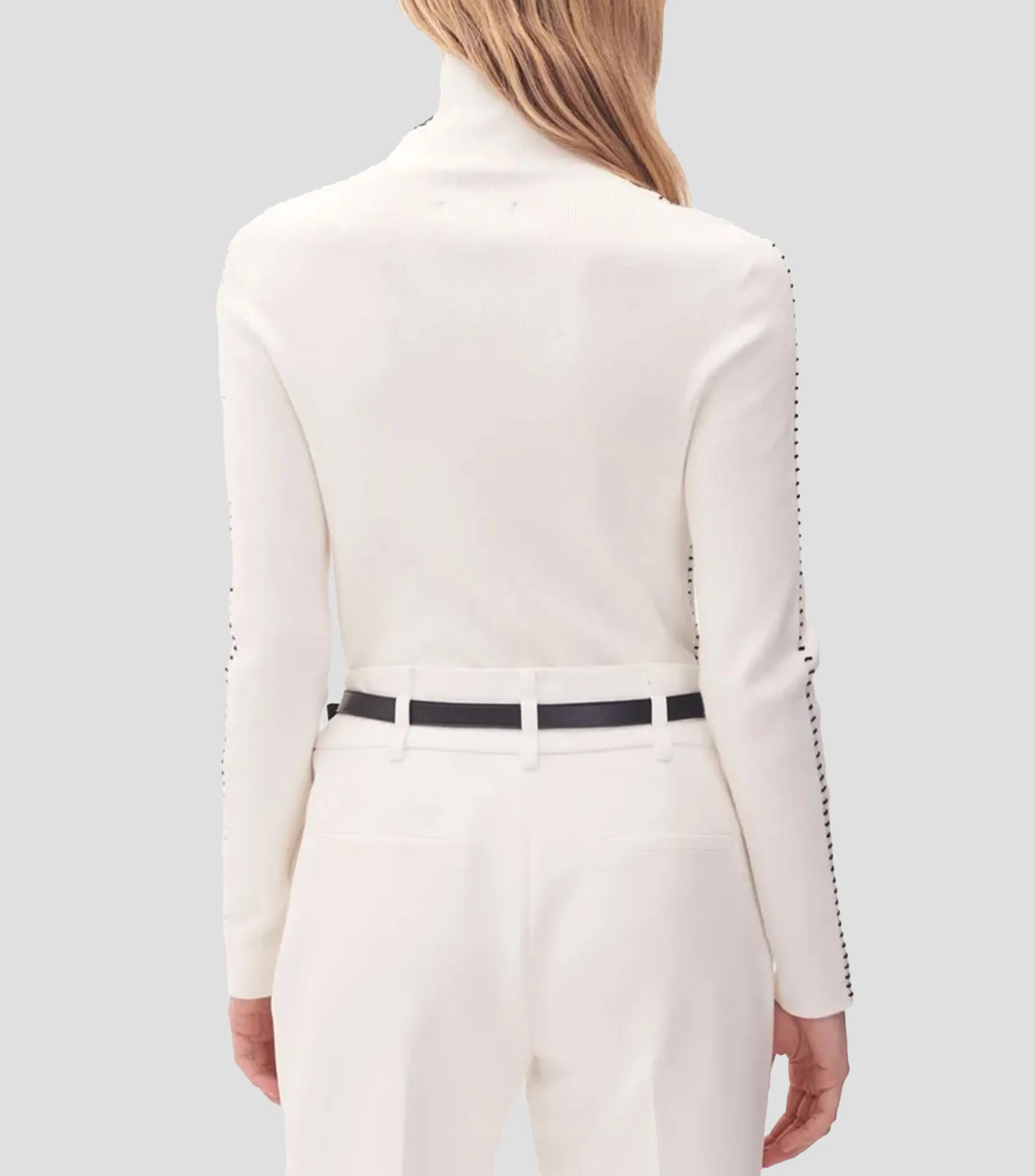 Julio Suéter Tejido Off White Cuello Tortuga Puntada en Contraste Mujer