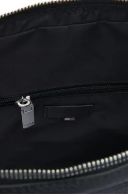 Portadocumentos de piel italiana con detalles de la marca