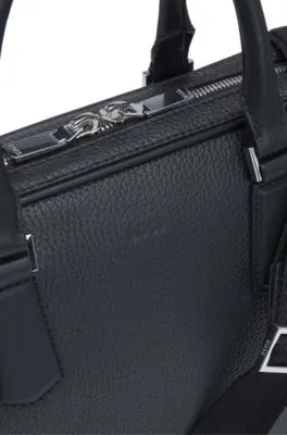 Portadocumentos de piel italiana con detalles de la marca