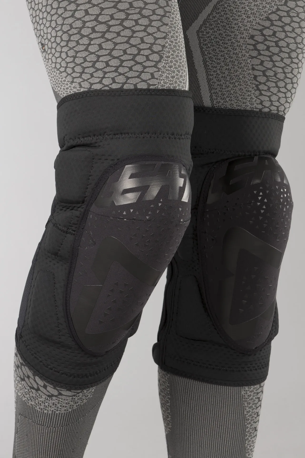 Rodilleras Leatt 3DF 5.0 Zip Negras