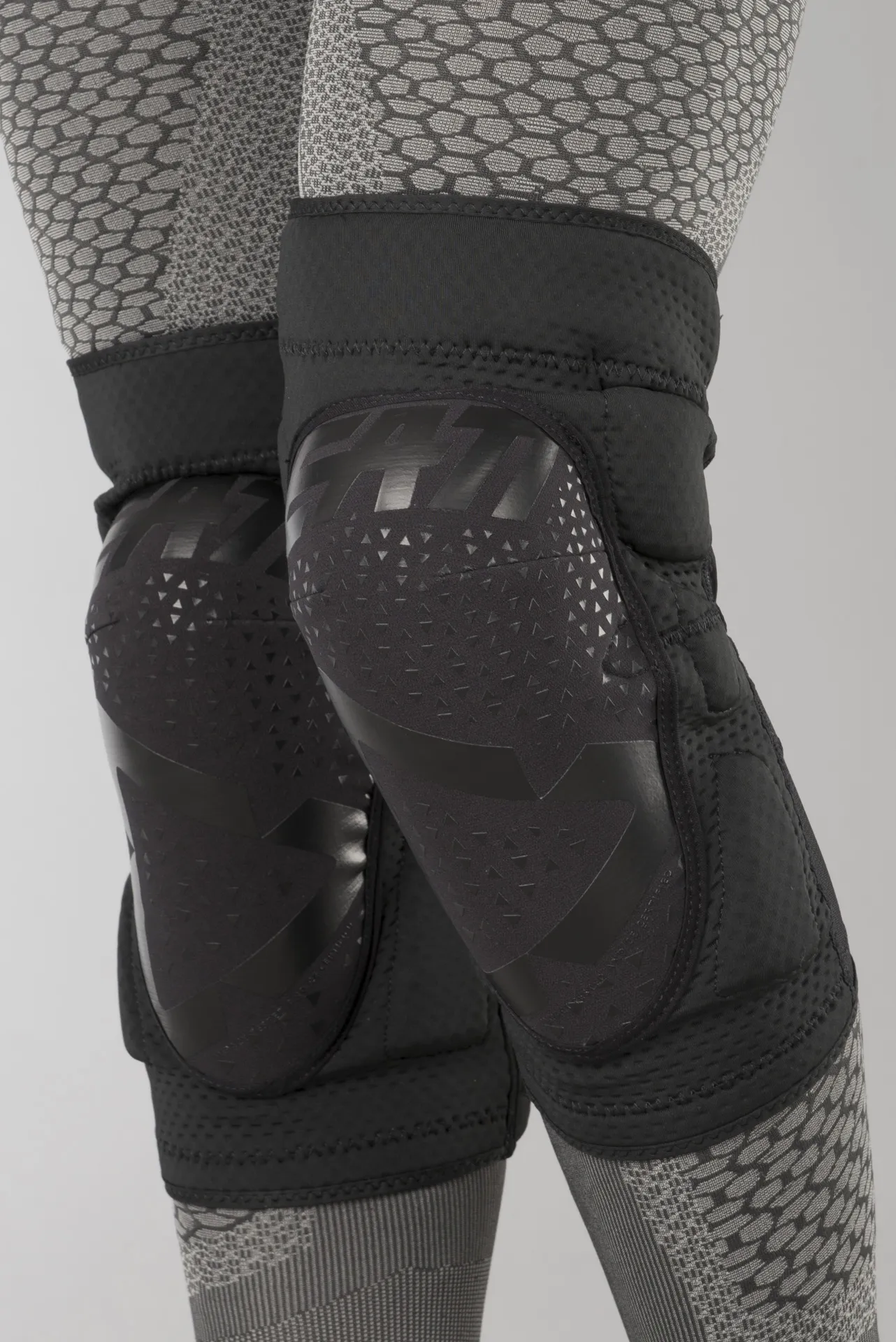 Rodilleras Leatt 3DF 5.0 Zip Negras