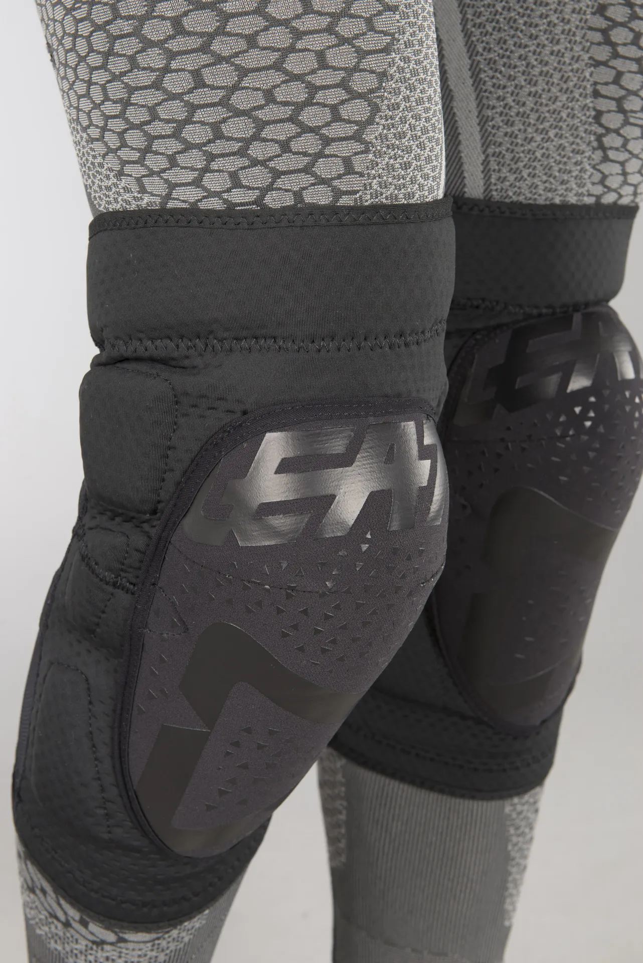 Rodilleras Leatt 3DF 5.0 Zip Negras
