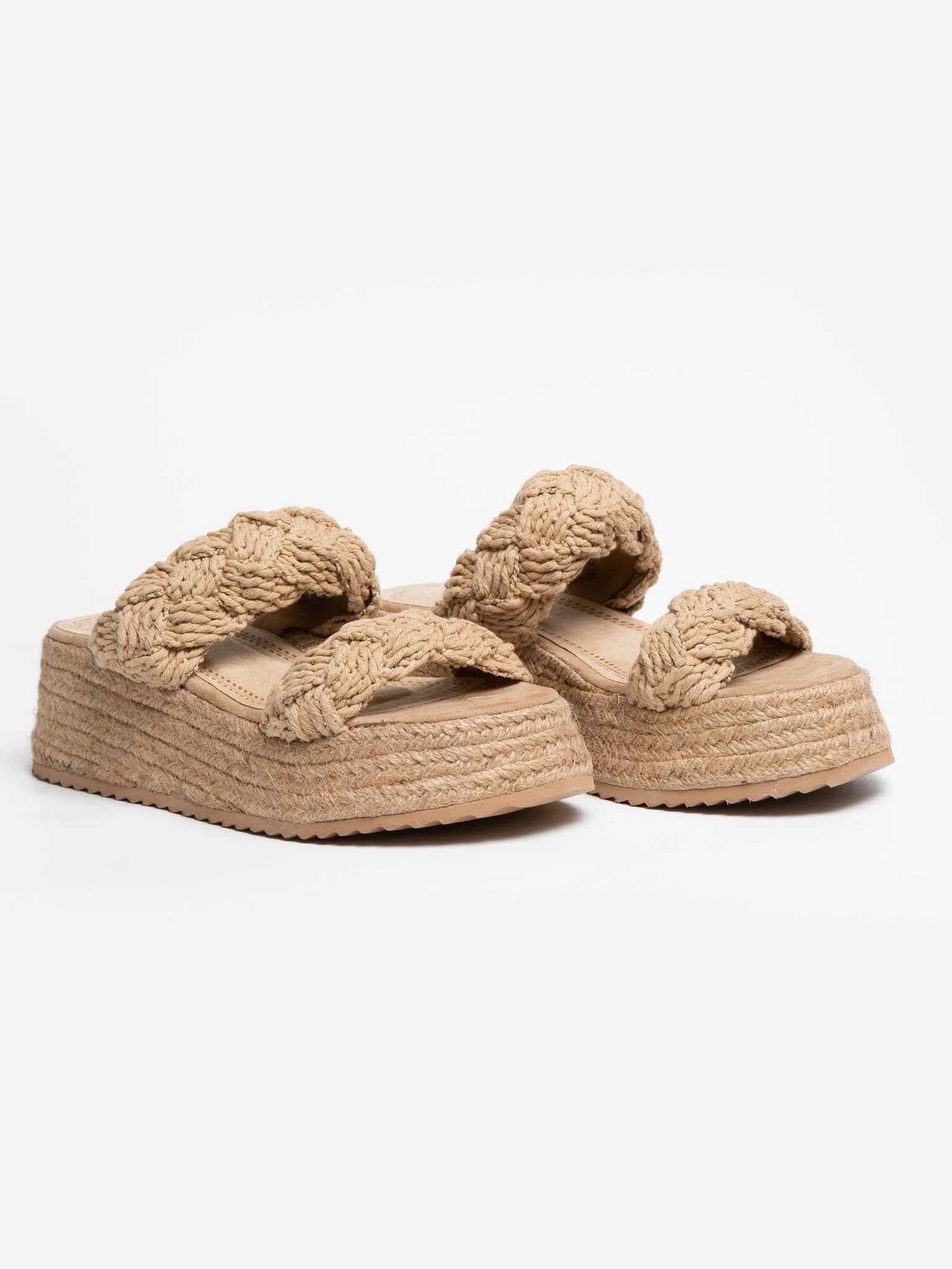 Sandalia Cua Tiras Trenzadas Tejido Camel