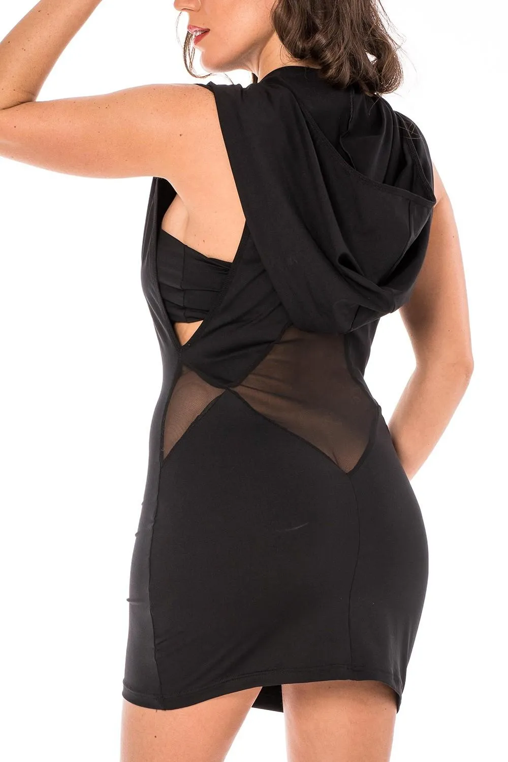 Sensual vestido negro con capucha 